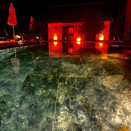 Lionyx Home&suites Rooftop 3*